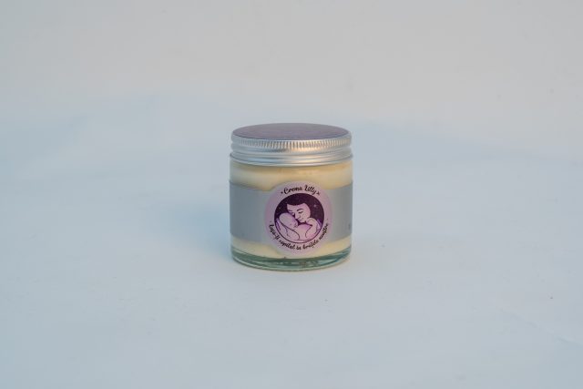 Uleiul de Ricin: Secretul Hidratării din Crema Lilly